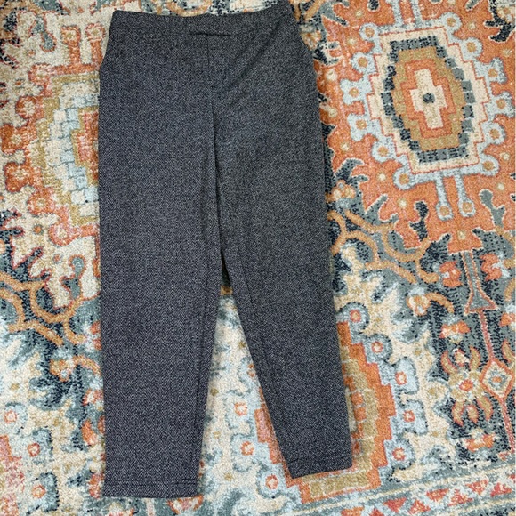 Banana republic women’s Hayden taper pant size 2P - Picture 4 of 5